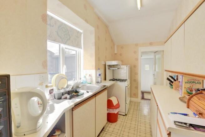 Kitchen2.jpg