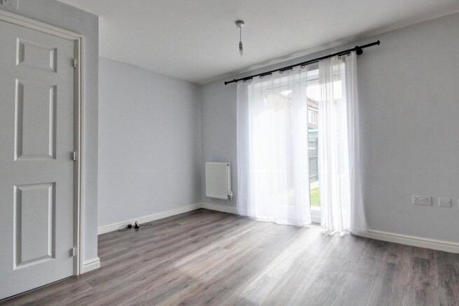 3 bed House to rent Image 5