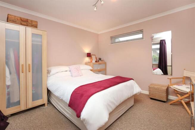 Bed3.jpg
