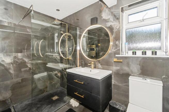 3 bed Detached for sale Image 11