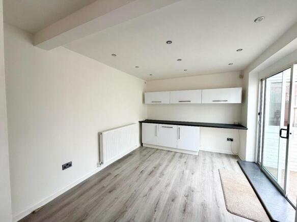 3 bed Terraced for sale Image 8