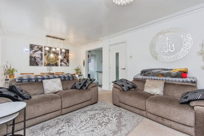 3 bed Detached for sale Image 11