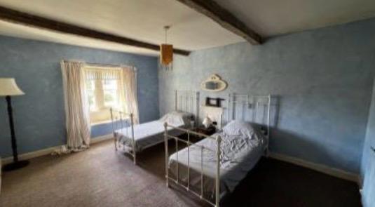 5 bed Semi-Detached for sale Image 10