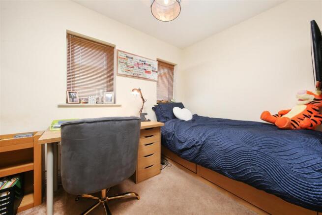 Bed3.jpg