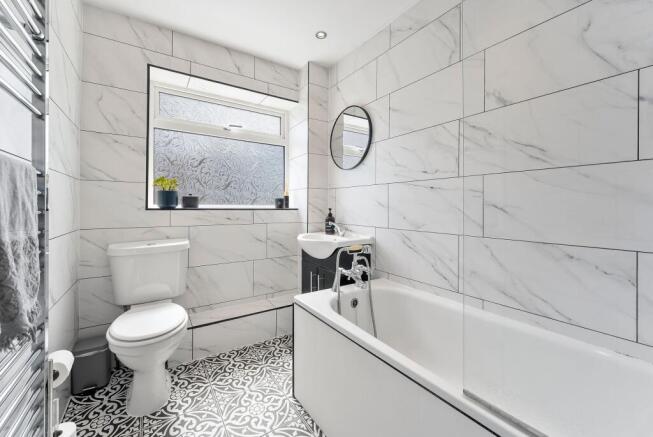 4 bed Detached for sale Image 11