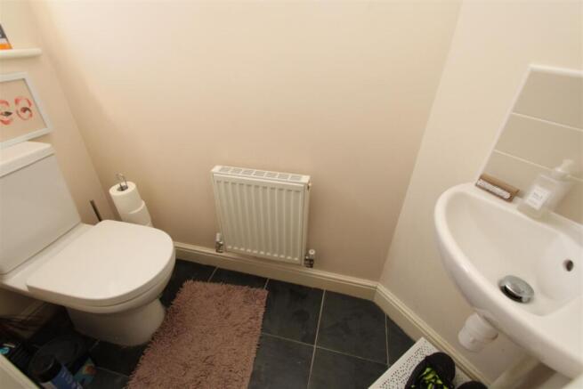 4 bed Semi-Detached for sale Image 10