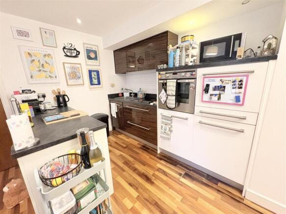 Open Plan Living Room/Kitchen