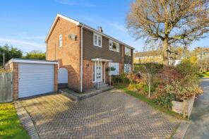 4, Chaucer Avenue, East Grinstead RH19 1SF