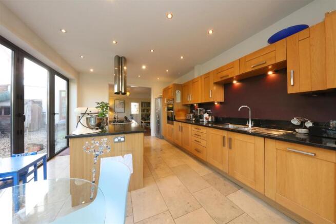 2 Highfield Rd 7516.JPG