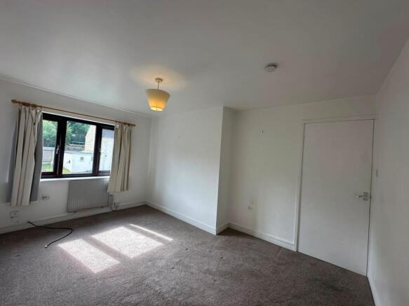 2 bed Flat to rent Image 4