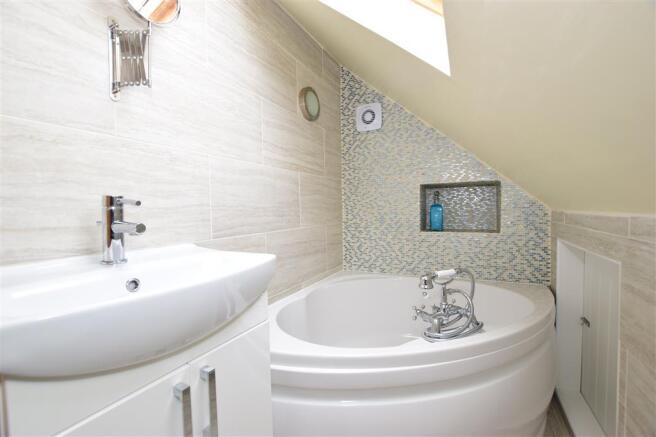 En-Suite Bathroom