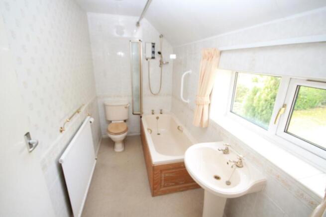 HOUSE BATHROOM/W.C.