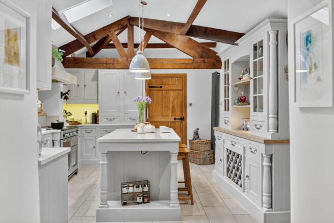5 bed Barn Conversion for sale Image 4