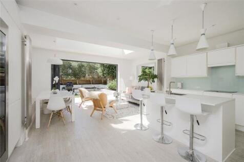 Ripley Gardens, Mortlake, SW14