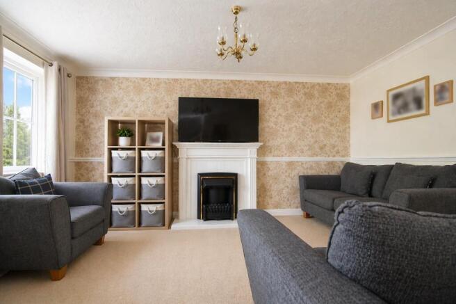 Lounge a.jpg