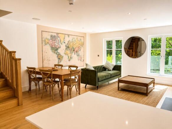 1 Watersmeet View
