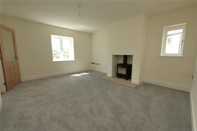 3 bed Semi-Detached for sale Image 3