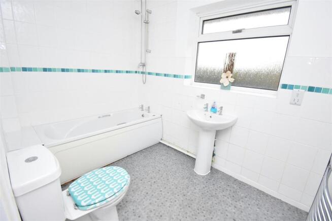 BATHROOM.JPG