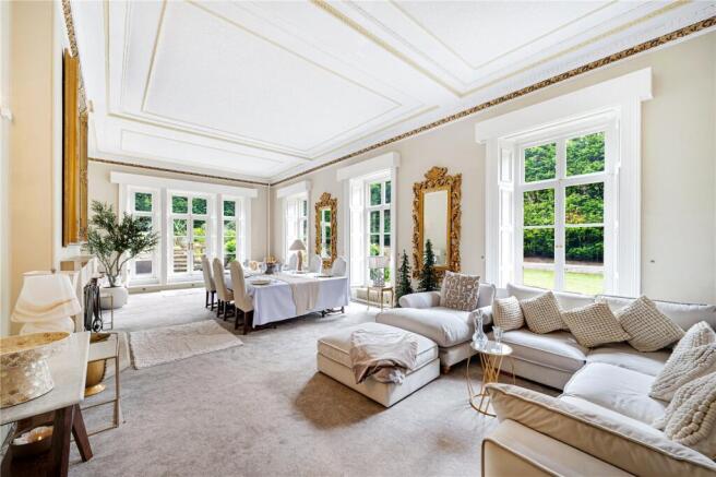 6 bed Detached for sale Image 12