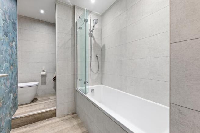 2 bed Flat for sale Image 11