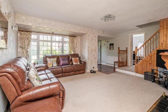 113 Ferndown Road-15_lo.jpg