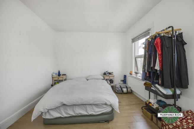 First Floor Flat 5   Leopold Road -003.JPG