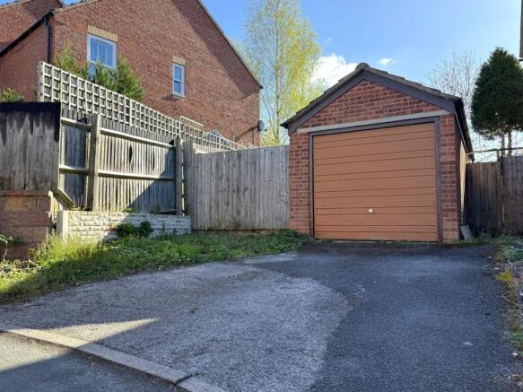 Driveway/Garage