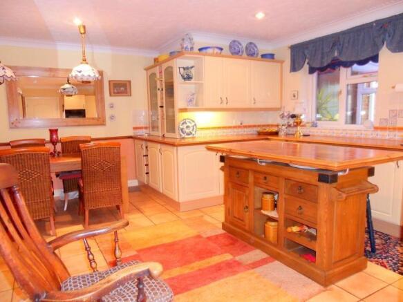KITCHEN/DINER