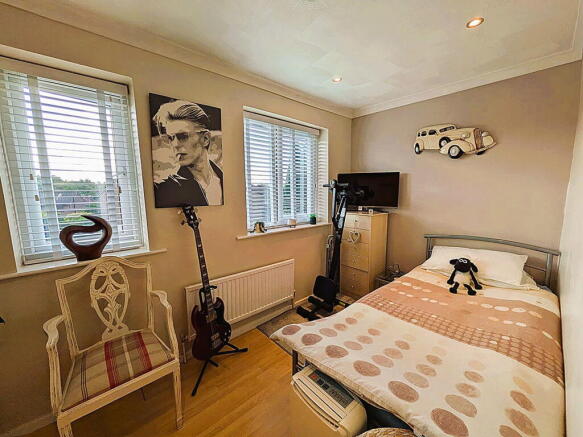 2 bed Semi-Detached for sale Image 10