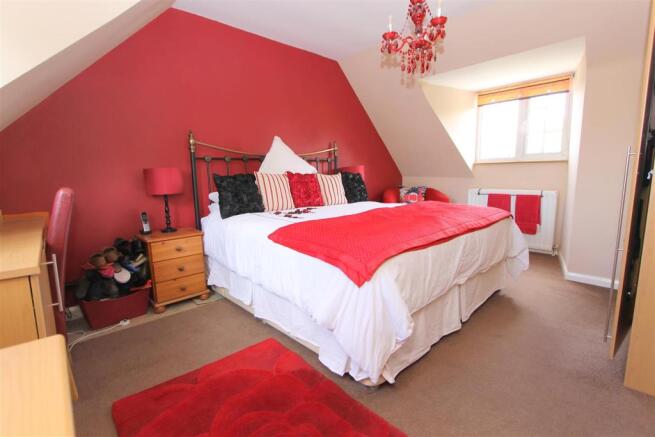 bedroom 4.JPG