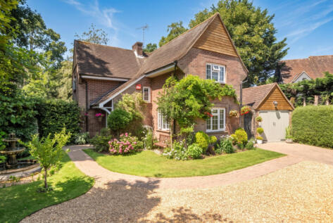 3 South Close, Havant, PO9