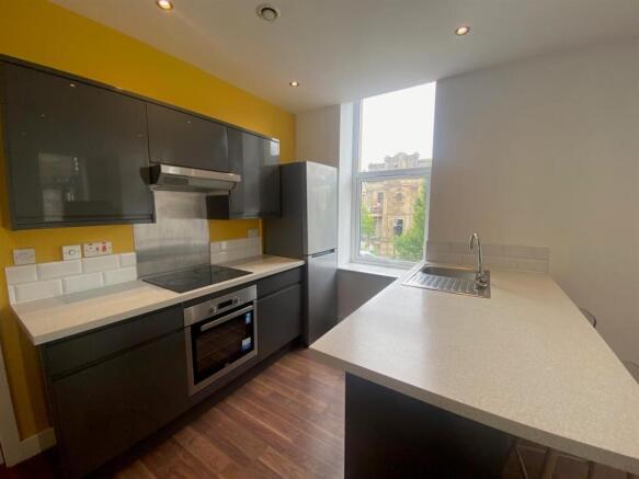 1 bed Apartment to rent Image 2