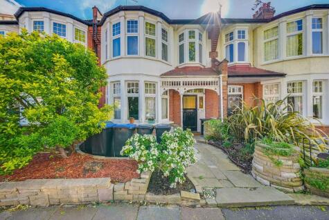 Cranley Gardens, London, N13