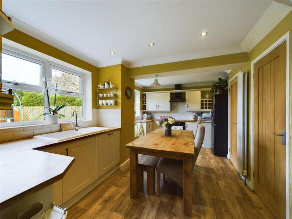 KITCHEN/DINER