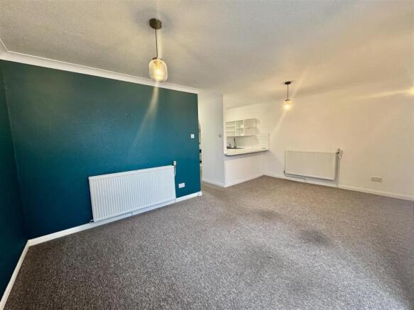 1 bed Flat to rent Image 4