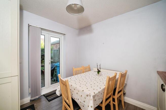 3 bed Semi-Detached for sale Image 4
