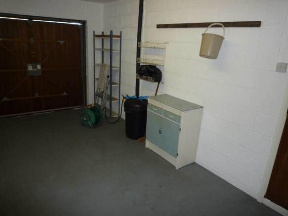 LARGE INTEGRAL GARAGE
