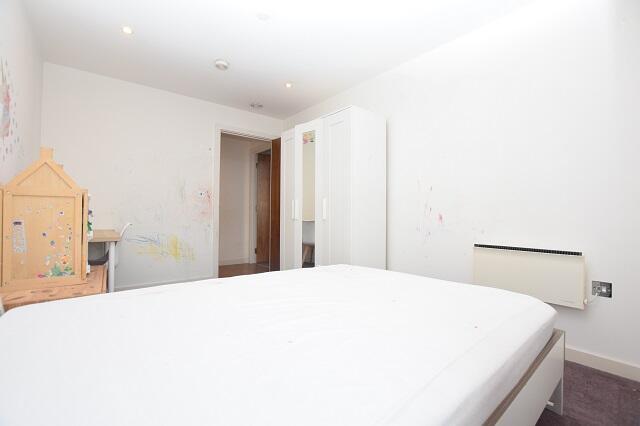 2 bed Apartment to rent Image 11