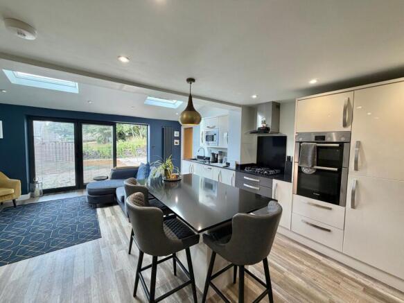 3 bed Semi-Detached for sale Image 4