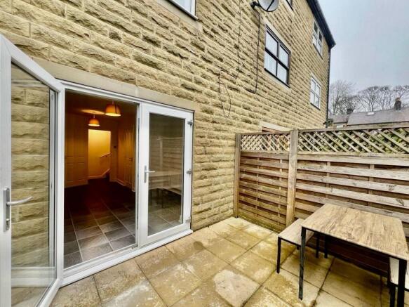 2 bed House to rent Image 5