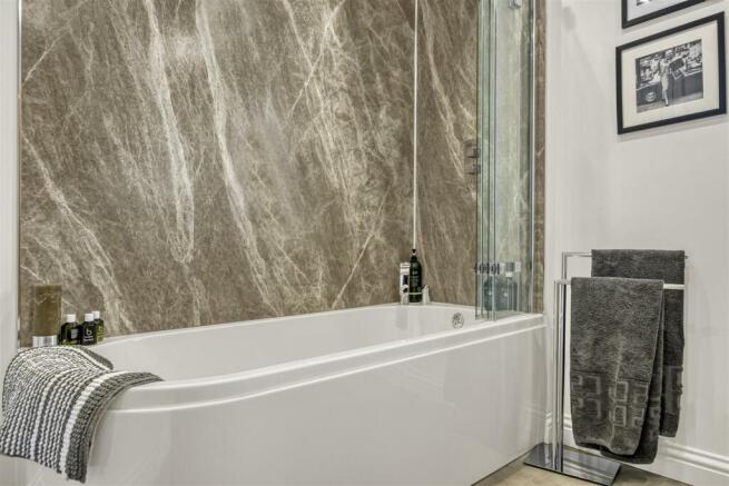 LUXURY BATHROOM