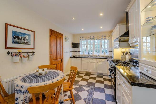 Kitchen/breakf...