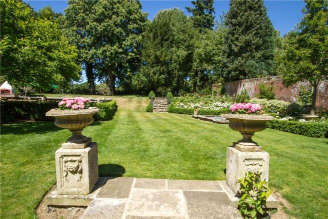 Flat Lawns