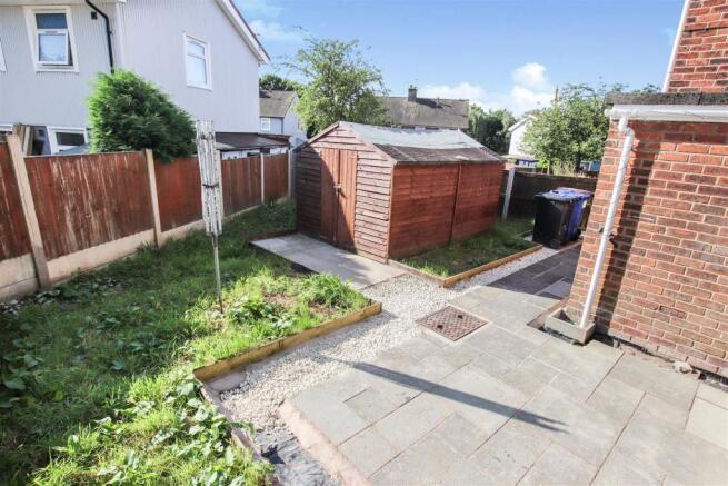 SIDE GARDEN