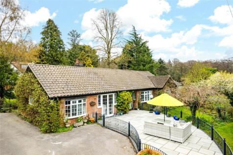 Parslows Hillock, Princes Risborough, Buckinghamshire, HP27