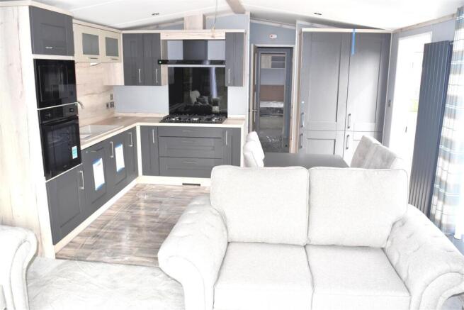 KITCHEN DINING ROOM