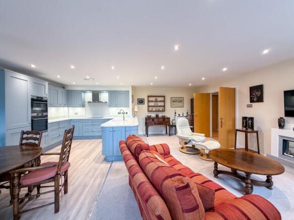 2 bed Apartment for sale Image 7
