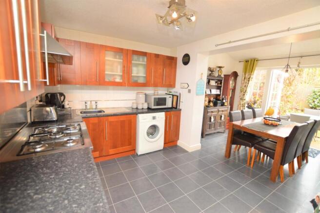 Open plan kitchen/diner