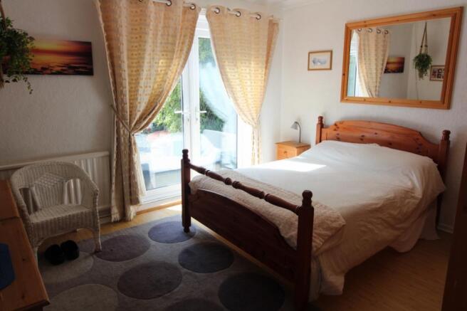 Bedroom 1 (Or Rear S