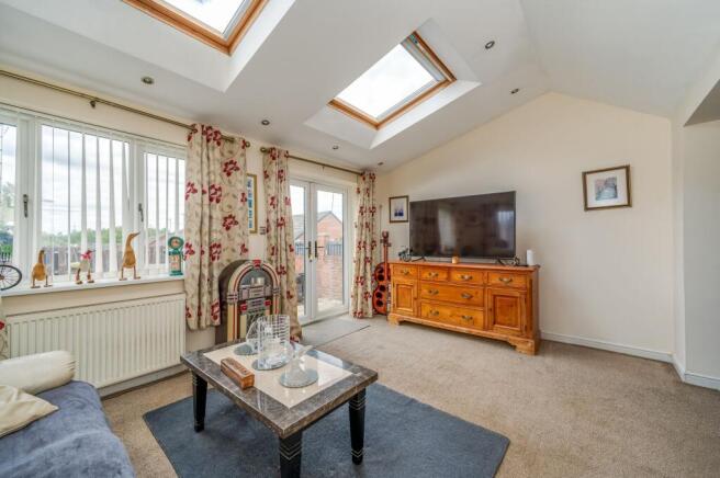 4 bed Detached for sale Image 7